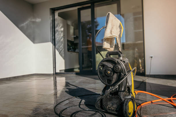 Best Animal Enclosure Cleaning  in Benavides, TX